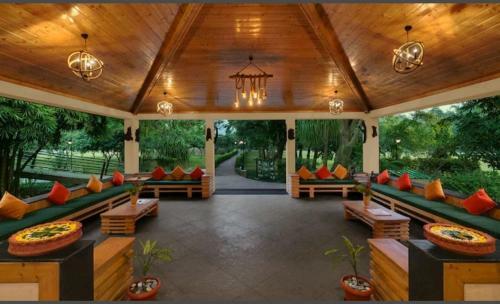 Hotel Tarangi Resort & Spa - A River Access Property