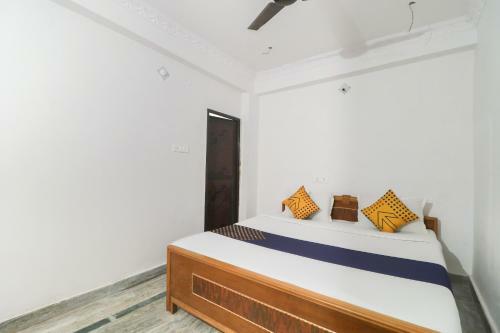 Spot On 61644 Hotel Kumar Kripa