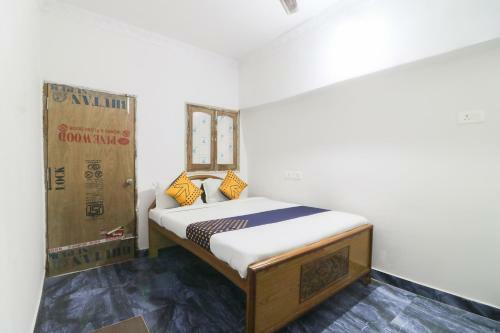 Spot On 61644 Hotel Kumar Kripa