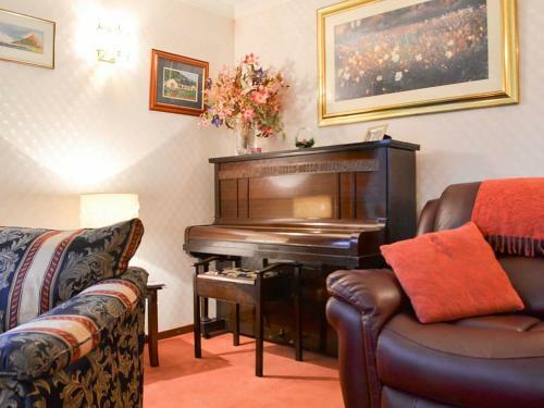 Lyn Leven Cottage