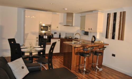 Dreamhouse Apartments Manchester City West