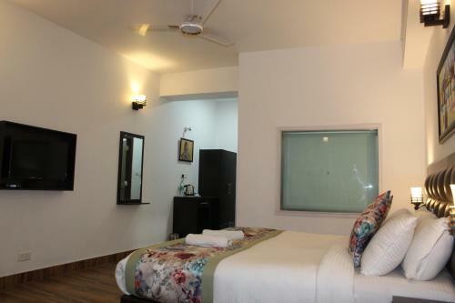 Hotel The Leenor Regency