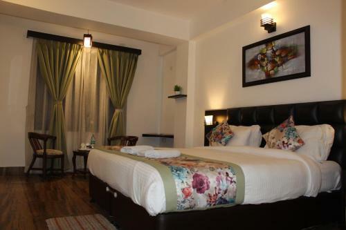Hotel The Leenor Regency