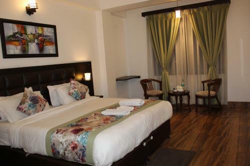 Hotel The Leenor Regency