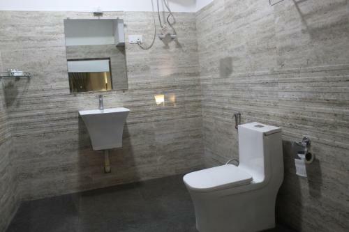 Hotel The Leenor Regency