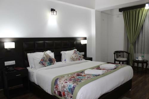 Hotel The Leenor Regency