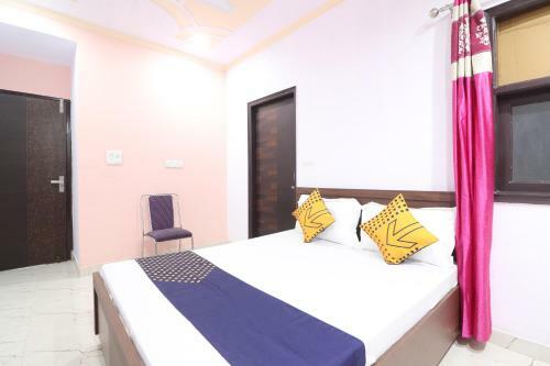 Red Rose Hotel