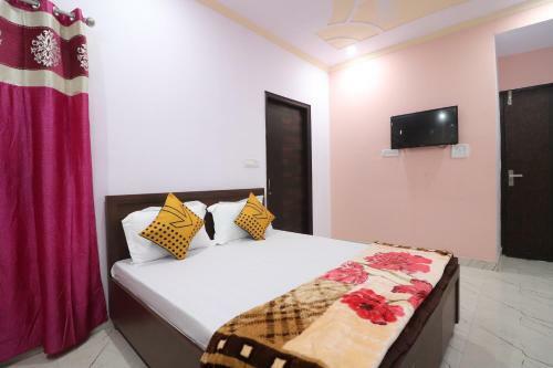 Red Rose Hotel
