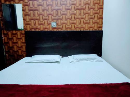 Sharda Hotel By Wb Inn