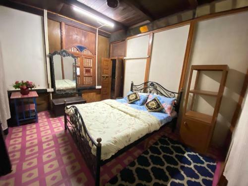 1bhk Antique Wooden House