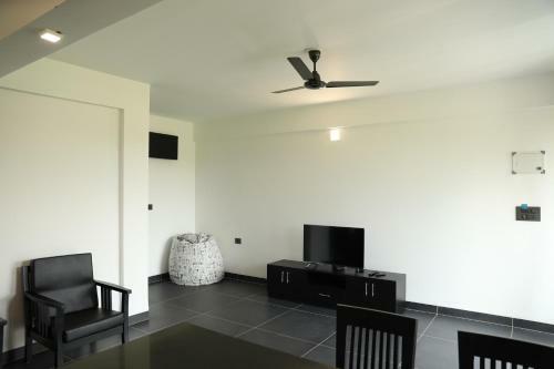 08 Bedroom Entire Villa Apartment Saligao