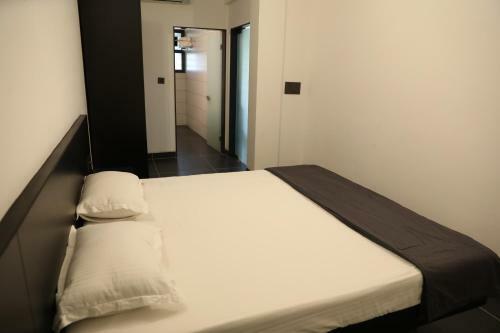 08 Bedroom Entire Villa Apartment Saligao