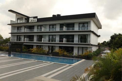 08 Bedroom Entire Villa Apartment Saligao