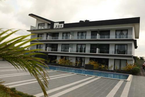 08 Bedroom Entire Villa Apartment Saligao