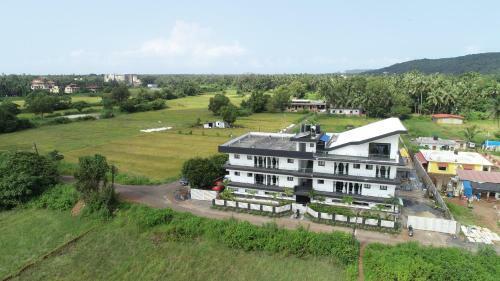 08 Bedroom Entire Villa Apartment Saligao