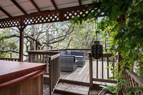 Cambria Treehouse