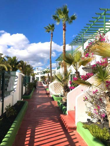 One Bedroom Apartment With Communal Pool In Matagorda