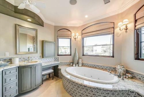 Beach Villa At 507 Goldenrod