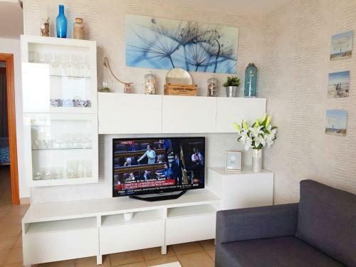 Sea View Reformed & Modernised 2 Bedroom Apartment