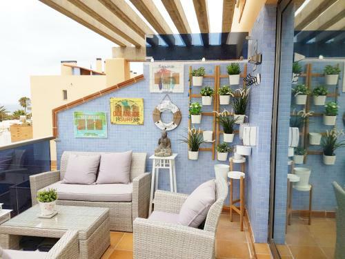 Sea View Reformed & Modernised 2 Bedroom Apartment