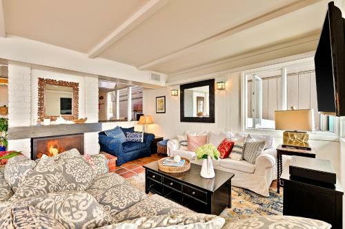 Cape Cod House In Capo Beach