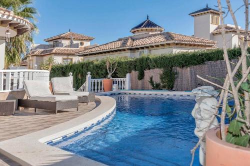 Stunning Five Bedroom Villa With Fabulous Swimming Pool.