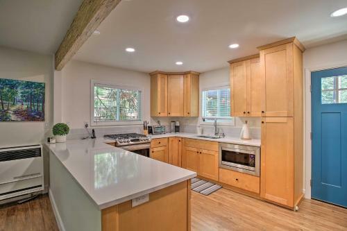 Charming Idyllwild Cabin With Deck And Fire Pit!