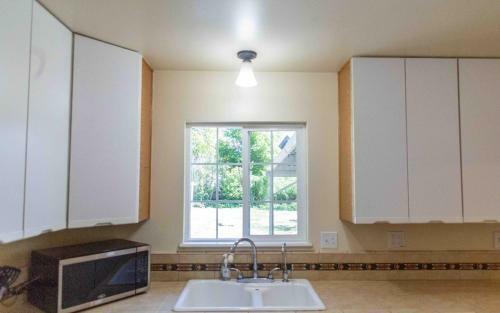 Close To River & Wineries, 2br Cottage With Hottub Home