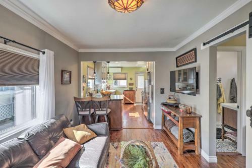 Charming Craftsman Cottage With Private Hot Tub