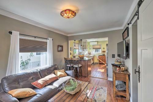 Charming Craftsman Cottage With Private Hot Tub