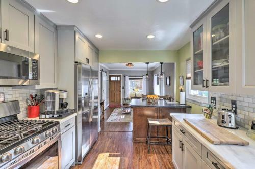 Charming Craftsman Cottage With Private Hot Tub