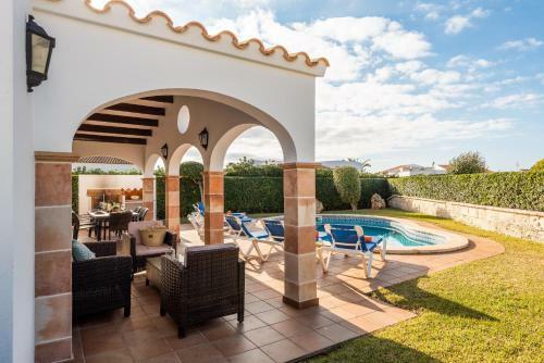 Villa Menorca Fucsia