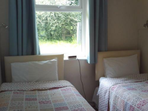 Hostal Bee Cottage Farm Guest House