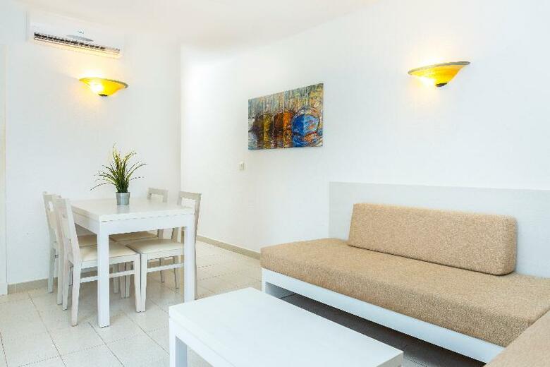 Aparthotel Flora Park