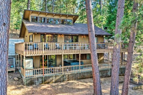 Pine Mountain Cabin With Hot Tub, 2 Mins To Marina!