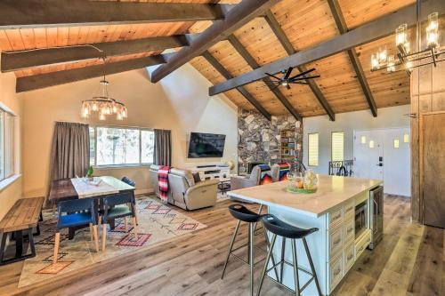 Pine Mountain Cabin With Hot Tub, 2 Mins To Marina!