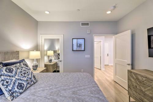 Apartamento Modern Irvine Condo With Pool - 7 Mi To Beach!