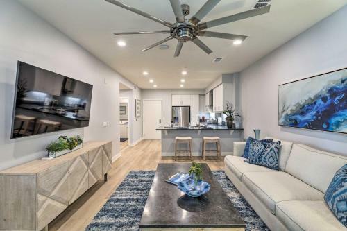 Apartamento Modern Irvine Condo With Pool - 7 Mi To Beach!