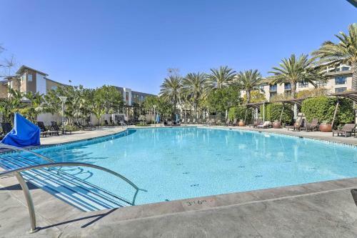 Apartamento Modern Irvine Condo With Pool - 7 Mi To Beach!