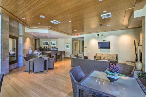 Apartamento Modern Irvine Condo With Pool - 7 Mi To Beach!