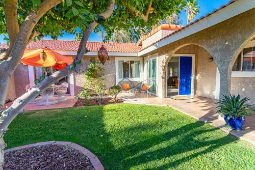 Desert Pool House: Sun, Swim, Sip & Stay