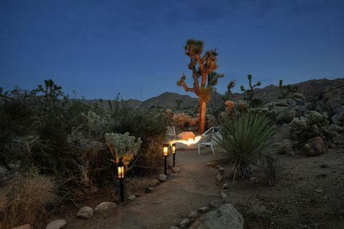 Via Rocosa - Smoketree