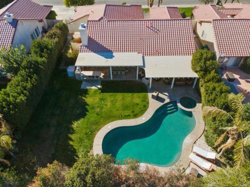 Stunning 5 Star Home Retreat Private Pool-spa-bbq 4br-