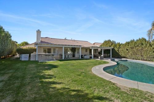 Stunning 5 Star Home Retreat Private Pool-spa-bbq 4br-