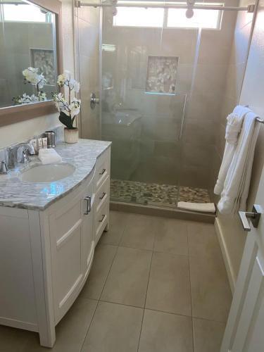 Stunning 5 Star Home Retreat Private Pool-spa-bbq 4br-