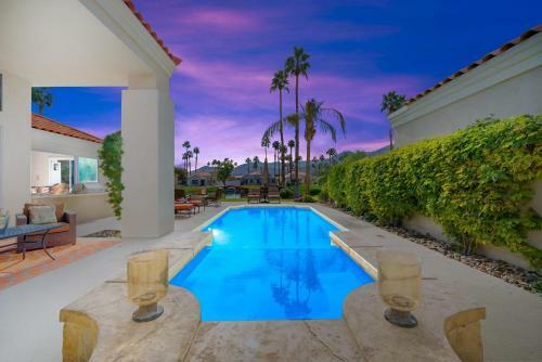 Charming, Redesigned 5 Star Rating With Pool, Spa, Bbq And More