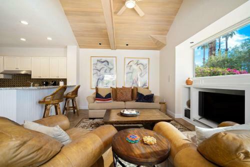 Charming, Redesigned 5 Star Rating With Pool, Spa, Bbq And More