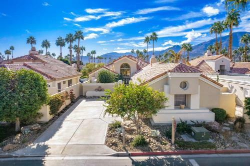 Charming, Redesigned 5 Star Rating With Pool, Spa, Bbq And More