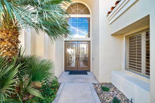 Charming, Redesigned 5 Star Rating With Pool, Spa, Bbq And More