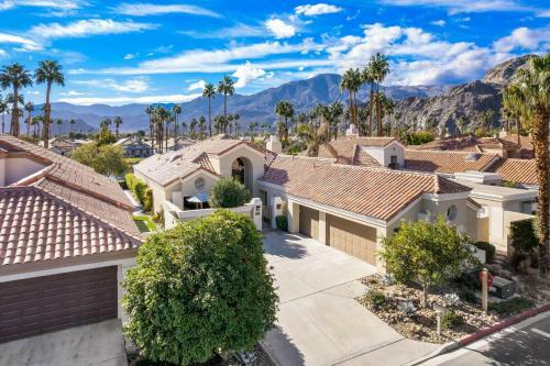 Charming, Redesigned 5 Star Rating With Pool, Spa, Bbq And More